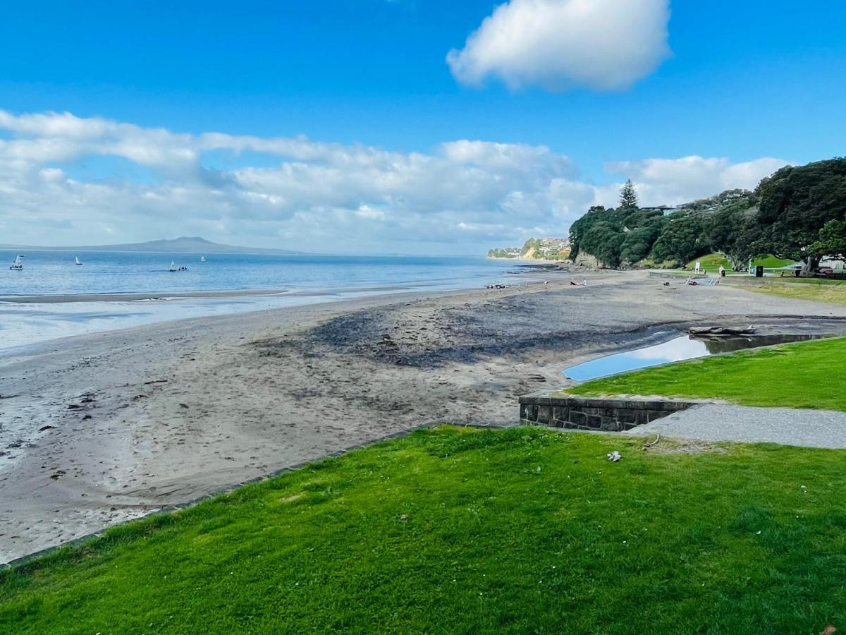 Whitby Studio - Mairangi Bay Beach Окленд Екстер'єр фото